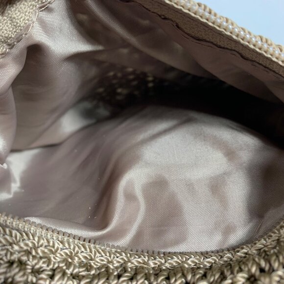 The SAK Beige Crochet Shoulder Bag Zipper Closure Inner Pockets Dividers EUC - Picture 11 of 16